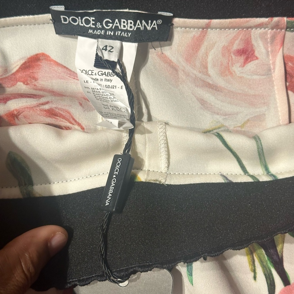 Dolce & Gabbana Cream Floral Cropped Pants with Black Waistband - Picture 9 of 11